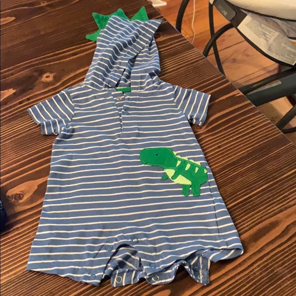 Carter’s Romper Outfit with Hood. 0-3M